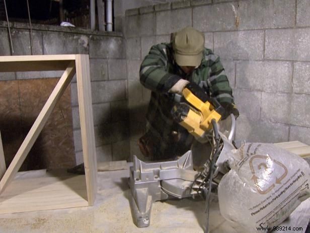 Build a Sturdy Wall-Mounted Wine Rack: Expert DIY Step-by-Step Guide