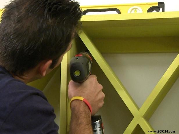 Build a Sturdy Wall-Mounted Wine Rack: Expert DIY Step-by-Step Guide