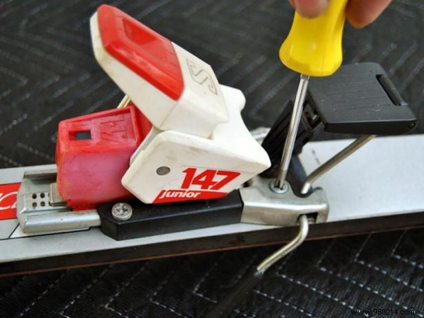 DIY Snow Sled: Build a Custom Sled from Old Skis and a Wheelbarrow