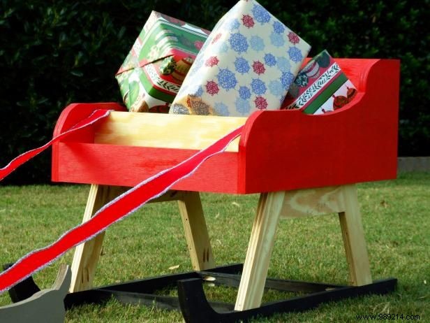 DIY Outdoor Santa Sleigh and Reindeer: Step-by-Step Build Guide from Plywood