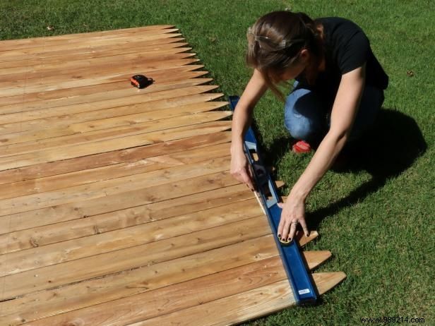 Step-by-Step Guide: Build a Durable Outdoor Firewood Storage Shed with Pallets and Fence Panels