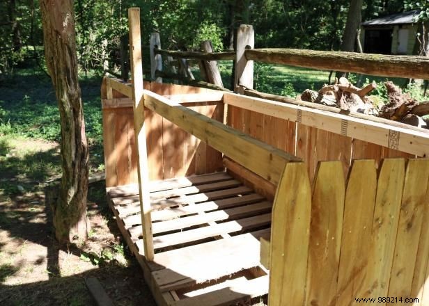 Step-by-Step Guide: Build a Durable Outdoor Firewood Storage Shed with Pallets and Fence Panels