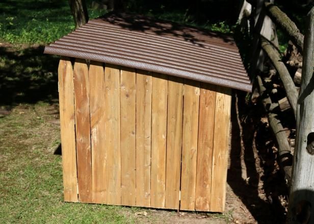 Step-by-Step Guide: Build a Durable Outdoor Firewood Storage Shed with Pallets and Fence Panels