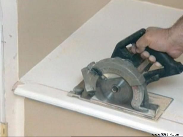 Expert Step-by-Step Guide: Building a Sturdy Internal Frame for Your Built-In Aquarium