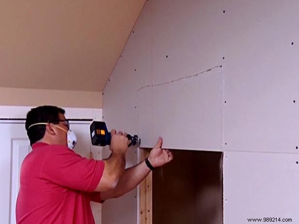 Expert Step-by-Step Guide: Building a Sturdy Internal Frame for Your Built-In Aquarium