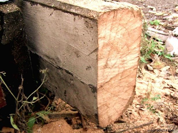 Expert DIY Guide: Build Sturdy Notch-Fit Shelves from Reclaimed Wood