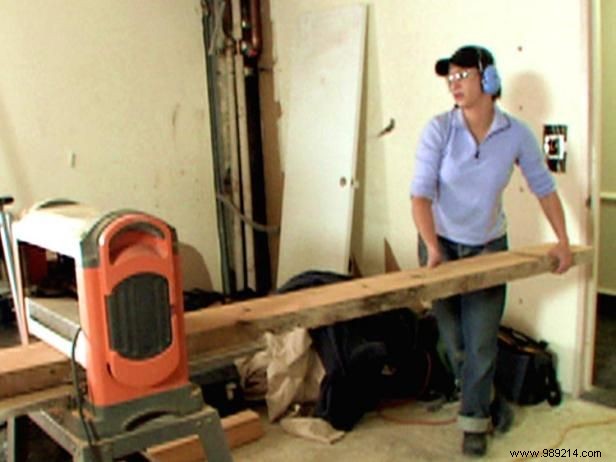 Expert DIY Guide: Build Sturdy Notch-Fit Shelves from Reclaimed Wood