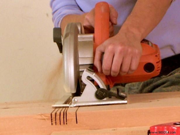 Expert DIY Guide: Build Sturdy Notch-Fit Shelves from Reclaimed Wood