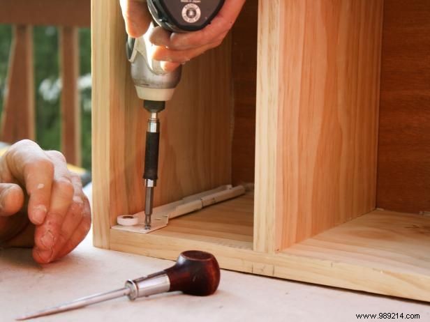 Expert DIY Guide: Build Custom Kitchen Shelves with Pull-Out Drawers in 10 Steps