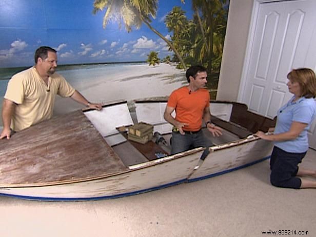 Transform an Old Boat Hull into a Custom DIY Bed: Expert Step-by-Step Guide