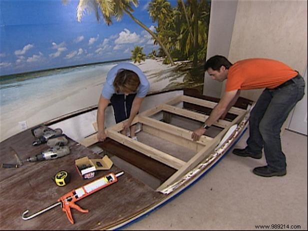 Transform an Old Boat Hull into a Custom DIY Bed: Expert Step-by-Step Guide