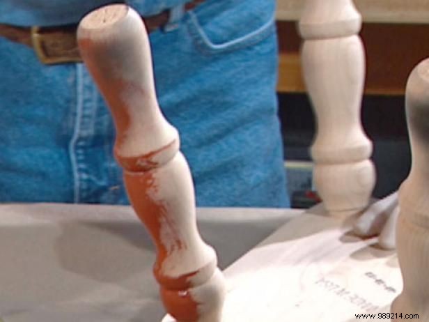 Expert DIY Guide: Distressing Furniture for Authentic Rustic Country Style