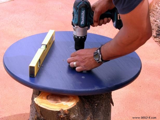 DIY Guide: Transform a Tree Stump into a Rustic Two-Tier Patio Table