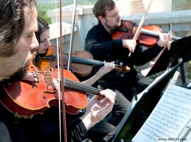 Crafting the Perfect Wedding Music Playlist: Expert Tips and Curated Samples