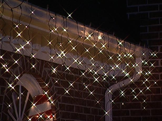 Expert Guide: How to Hang Outdoor Holiday Lights Damage-Free and Beautifully