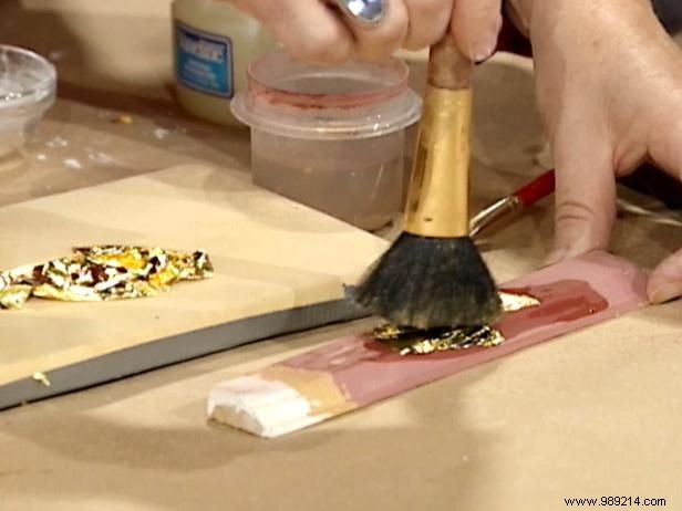 Expert Guide: How to Gild a Picture Frame with Gold Leaf – Professional Step-by-Step
