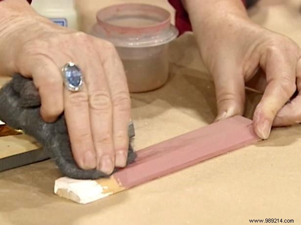 Expert Guide: How to Gild a Picture Frame with Gold Leaf – Professional Step-by-Step