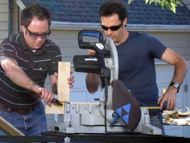 Expert DIY Guide: How to Build and Install a Wall-Mounted Wine Rack