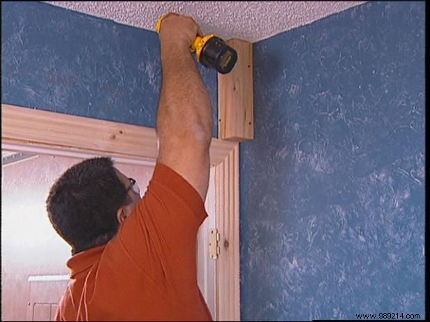 Expert Step-by-Step Guide: Installing Pine Trim for a Stunning Rustic Room