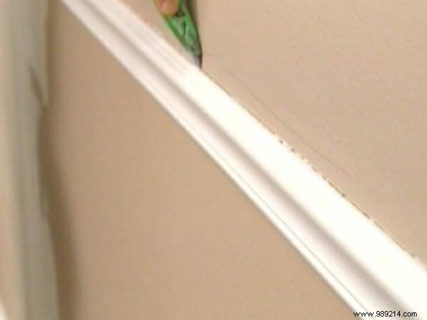 Expert DIY Guide: Installing Custom Wainscoting in Your Dining Room