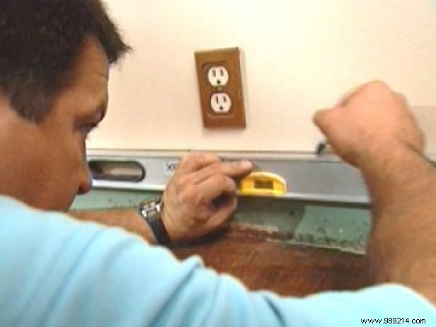 Expert DIY Guide: Installing Custom Wainscoting in Your Dining Room