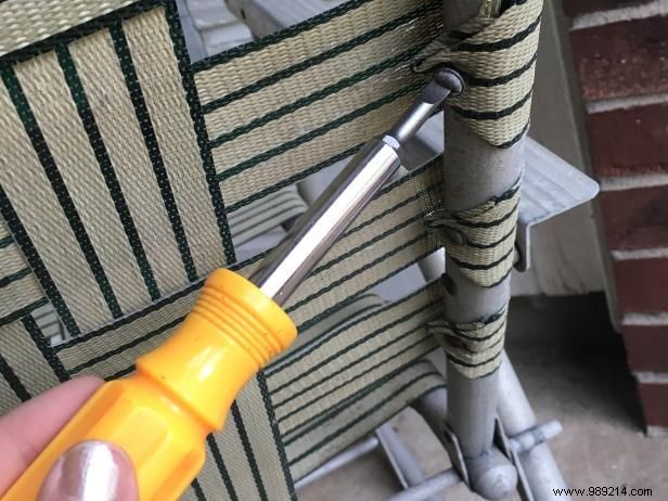 Restore Your Vintage Garden Chair: Step-by-Step Macramé Weaving Guide