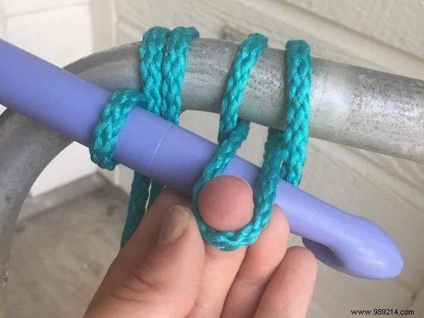 Restore Your Vintage Garden Chair: Step-by-Step Macramé Weaving Guide