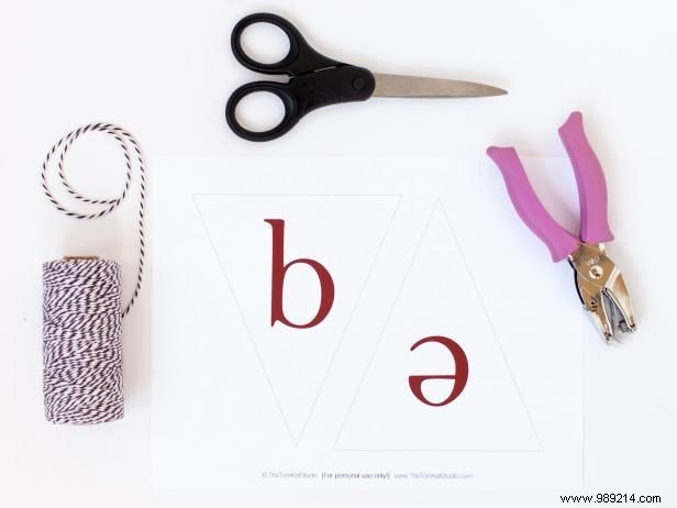 DIY  Be Merry  Christmas Banner: Easy Step-by-Step Holiday Craft Guide