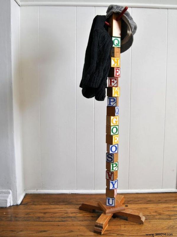 DIY Building Block Coat Rack for Kids: Simple Step-by-Step Tutorial