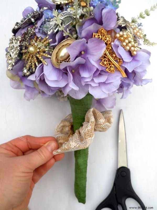 DIY Brooch Bridal Bouquet: Step-by-Step Guide to a Timeless Heirloom