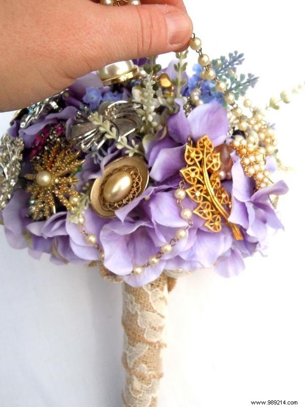 DIY Brooch Bridal Bouquet: Step-by-Step Guide to a Timeless Heirloom
