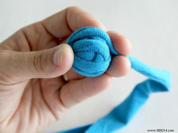 DIY Braided Rug from Old T-Shirts: Easy Step-by-Step Tutorial Using a Sewing Machine