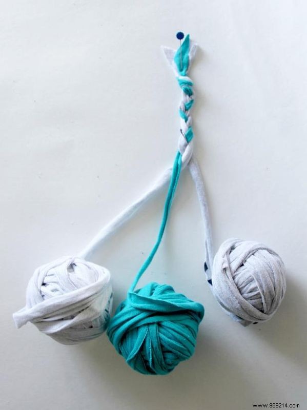 DIY Braided Rug from Old T-Shirts: Easy Step-by-Step Tutorial Using a Sewing Machine