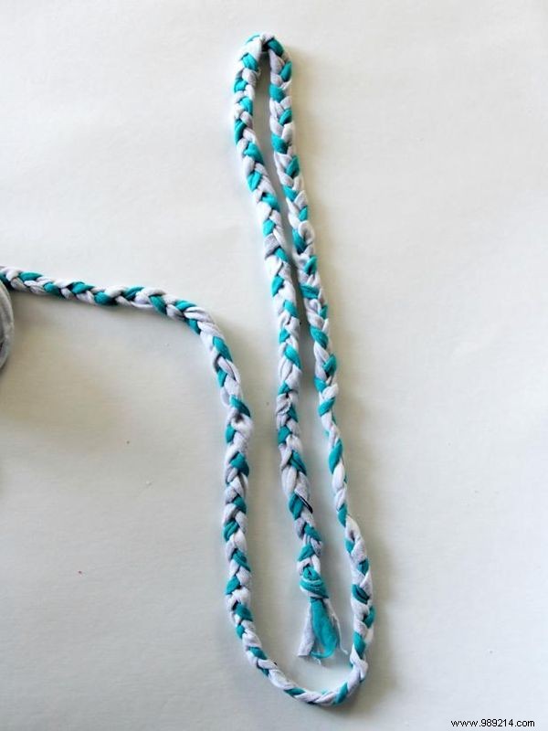 DIY Braided Rug from Old T-Shirts: Easy Step-by-Step Tutorial Using a Sewing Machine