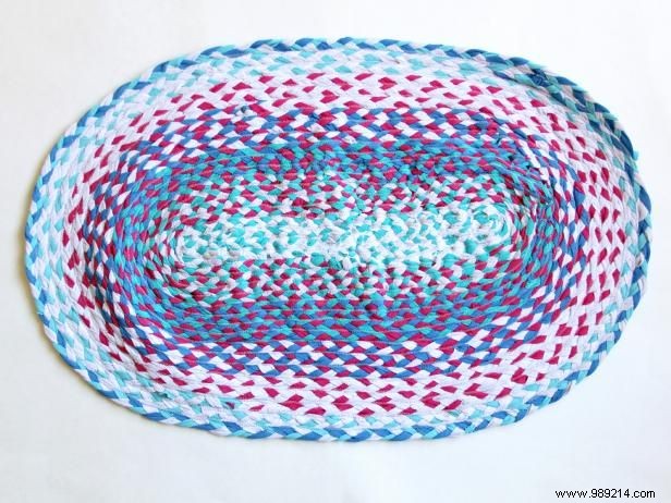 DIY Braided Rug from Old T-Shirts: Easy Step-by-Step Tutorial Using a Sewing Machine