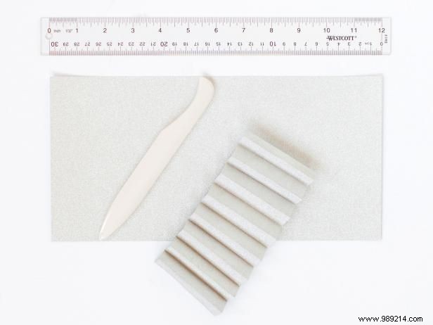 DIY  Believe  Christmas Banner: Elegant Accordion Medallion Bunting Tutorial