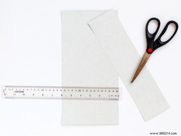 DIY  Believe  Christmas Banner: Elegant Accordion Medallion Bunting Tutorial