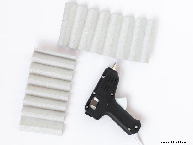 DIY  Believe  Christmas Banner: Elegant Accordion Medallion Bunting Tutorial