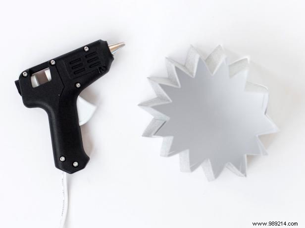 DIY  Believe  Christmas Banner: Elegant Accordion Medallion Bunting Tutorial