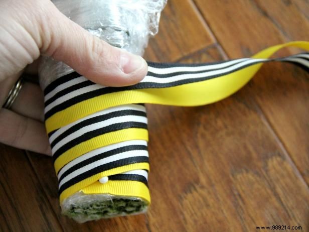 DIY Hanging Ribbon Wedding Bouquet: Easy Step-by-Step Guide