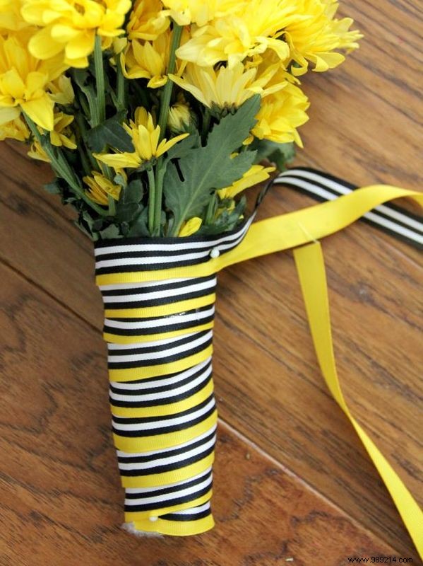 DIY Hanging Ribbon Wedding Bouquet: Easy Step-by-Step Guide