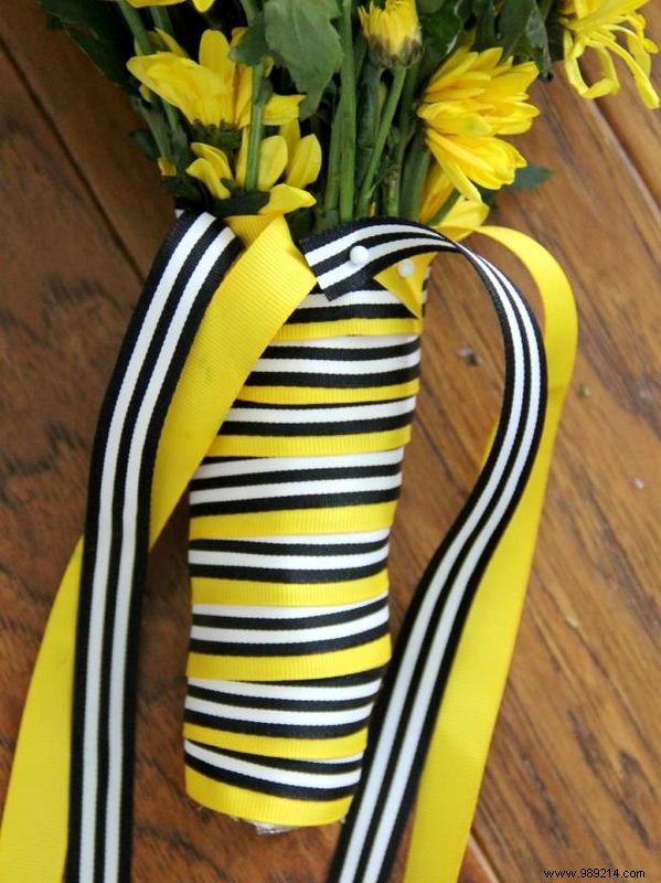 DIY Hanging Ribbon Wedding Bouquet: Easy Step-by-Step Guide