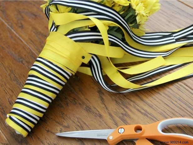 DIY Hanging Ribbon Wedding Bouquet: Easy Step-by-Step Guide