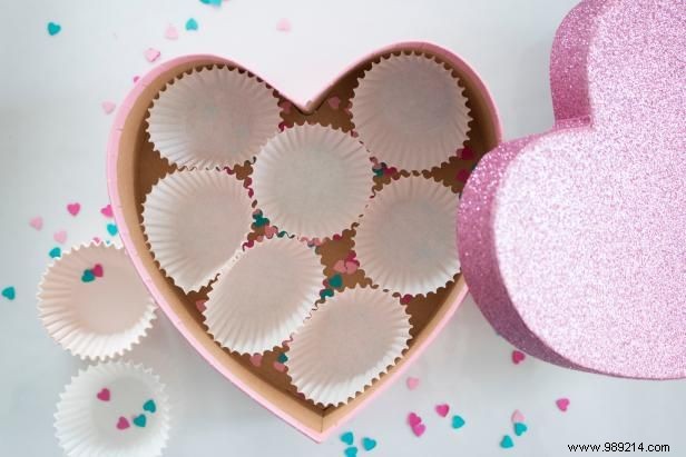 DIY Personalized Candy Box: Thoughtful Valentine s Day Gift Tailored to Your Partner