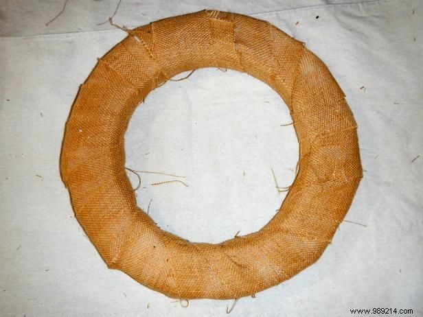 DIY Coastal Christmas Yarn Wreath: Easy Step-by-Step Tutorial for Year-Round Charm