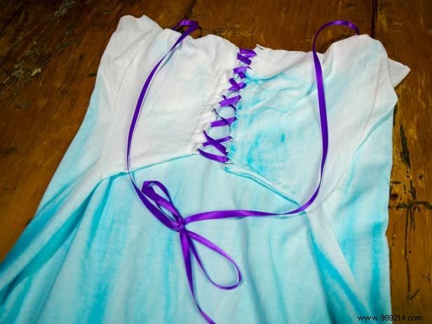 Transform an Old T-Shirt into a Chic Corset Dress: Step-by-Step DIY Guide