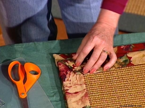 How to Create a Professional Fabric Border for Your Rug: Expert DIY Guide