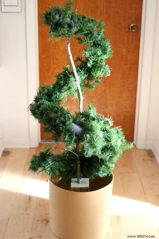 DIY Guide: Craft a Realistic Evergreen Faux Spiral Topiary That Lasts All Year