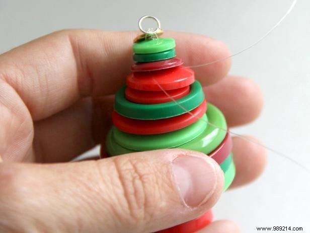DIY Button Family Tree Christmas Ornament: Easy Personalized Tutorial