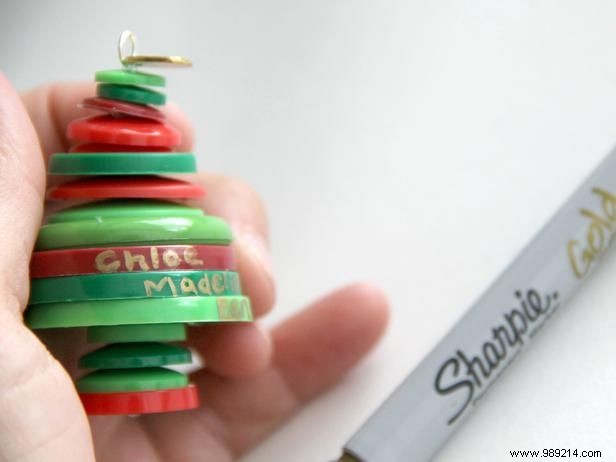 DIY Button Family Tree Christmas Ornament: Easy Personalized Tutorial